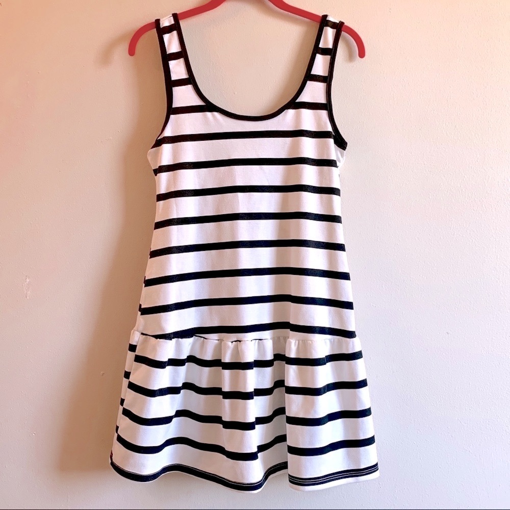 New Bar III Front Row Cute Dress